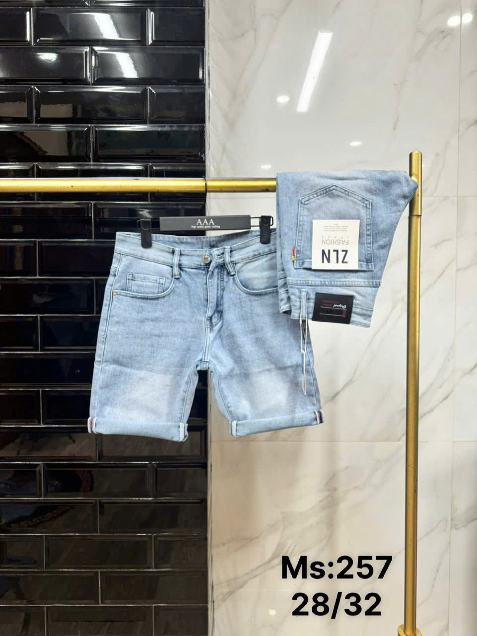 Quân Jean cắt kiểu xanh nhẹ